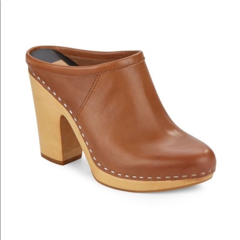 Dolce vita clogs